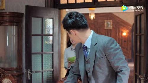 小楼又东风片场花絮,幕后花絮揭秘，明星幕后趣事大公开